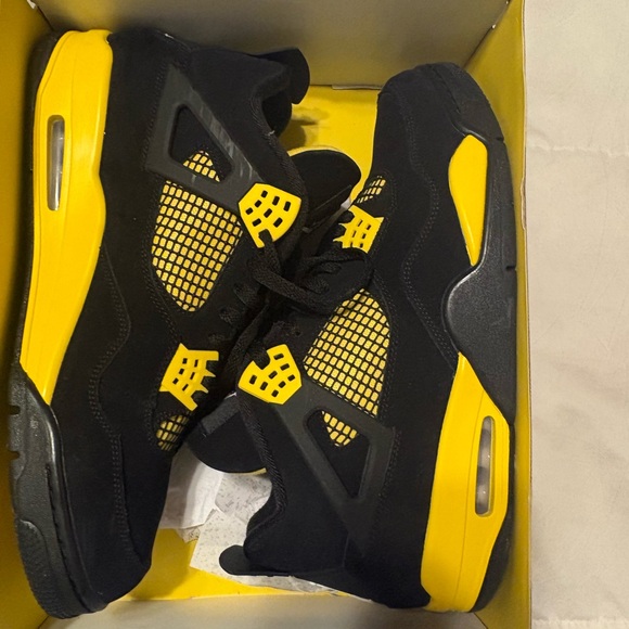 Jordan Athletic Shoes - Black - Picture 2 of 8